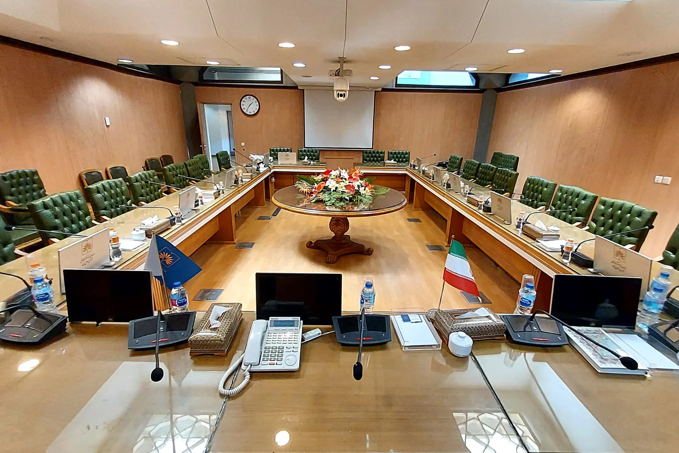 تجهیز سالن کنفرانس سازمان اسناد و کتابخانه ملی جمهوری اسلامی ایران توسط طنین سیما