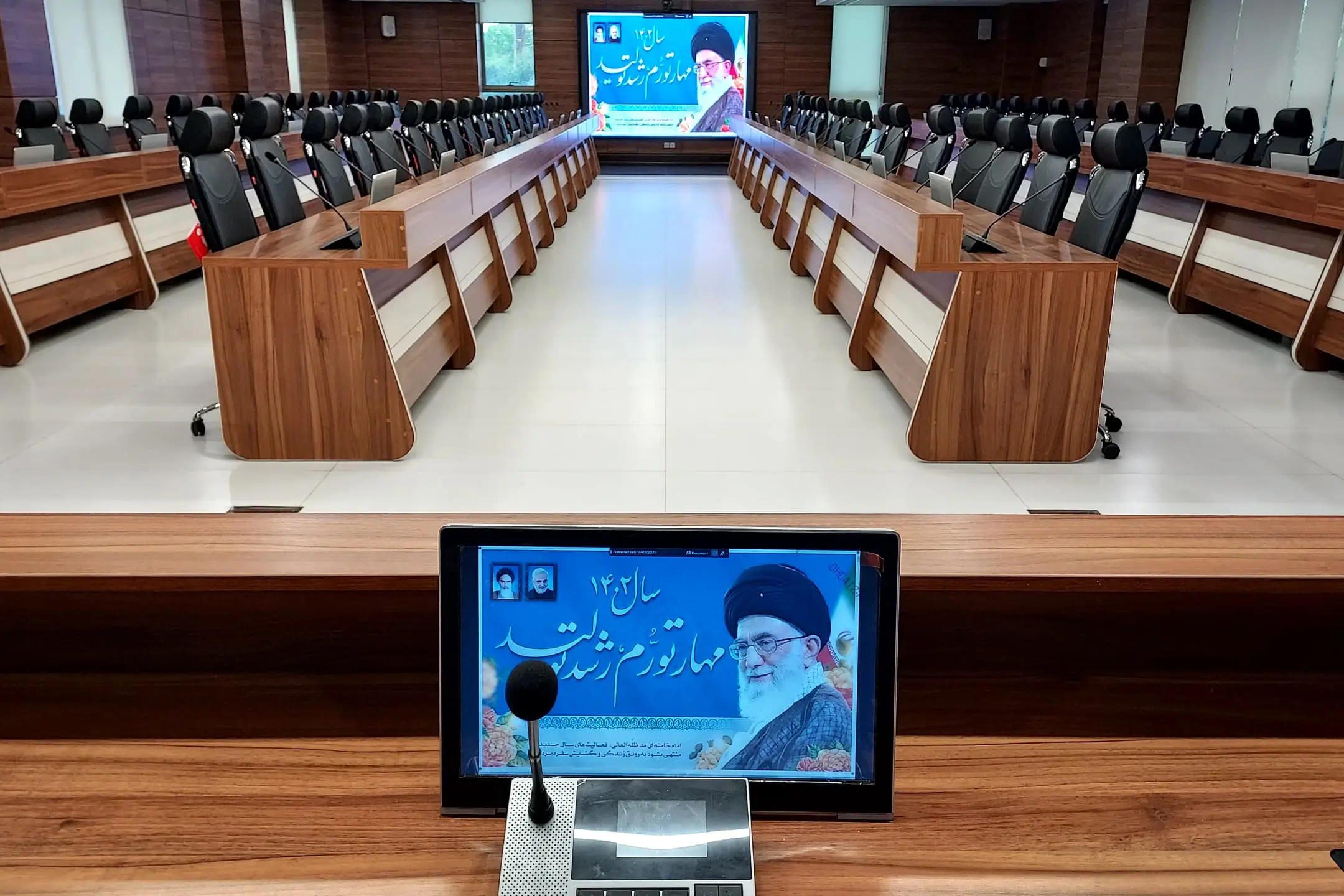 تجهیز سالن کنفرانس سازمان برنامه و بودجه اهواز توسط طنین سیما