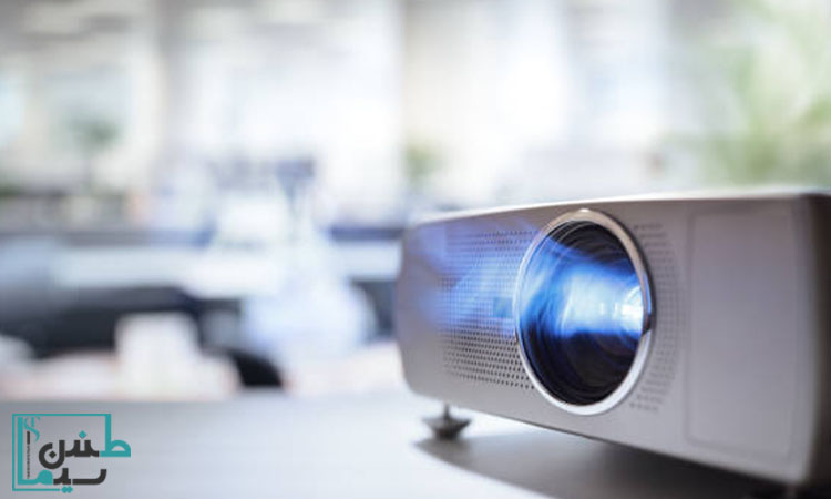 افزایش تعامل تیمی با استفاده از ویدئو پروژکتور در سازمان‌ها